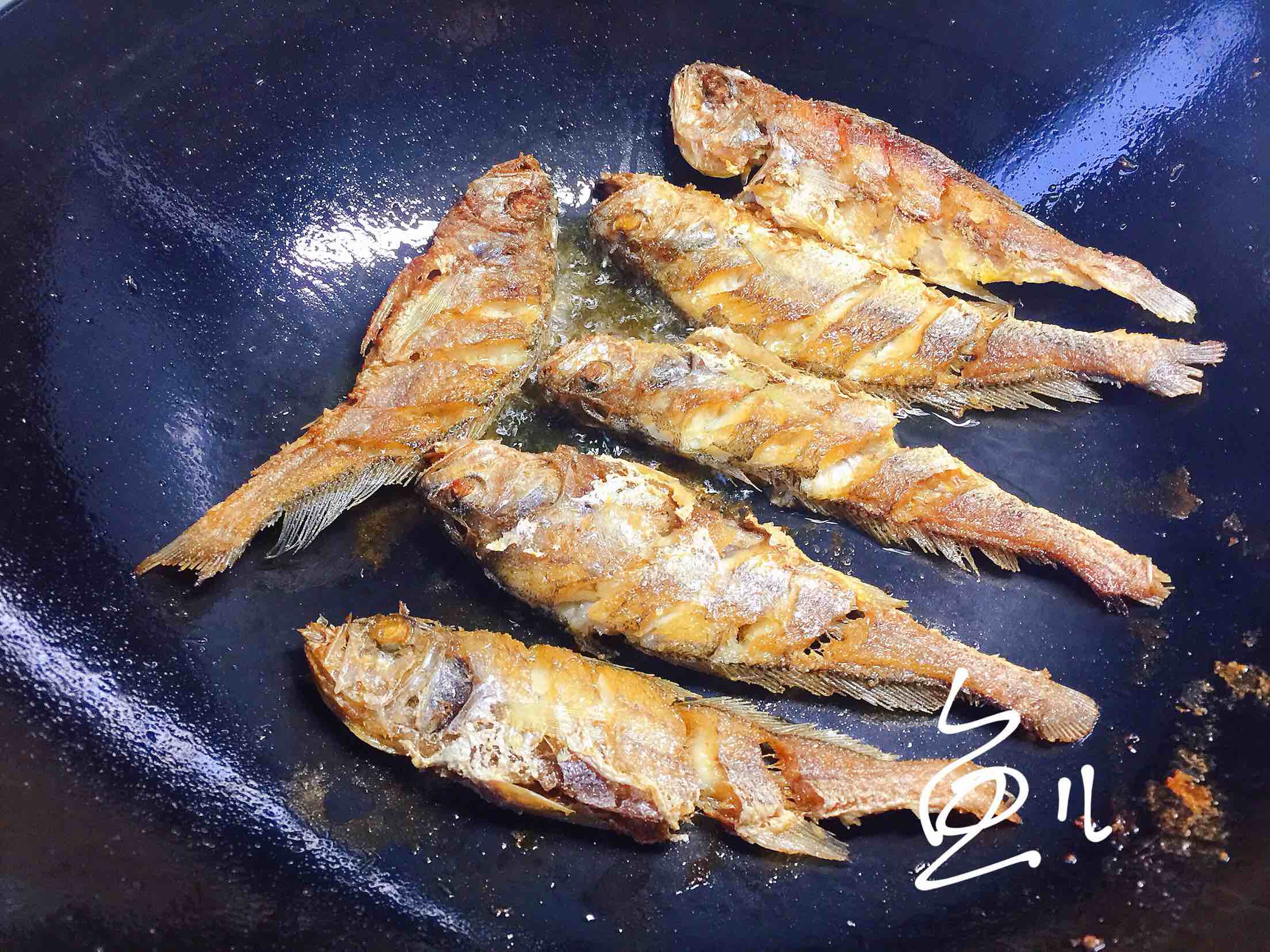 香辣小黃魚(yú)的做法-香辣味燉菜譜