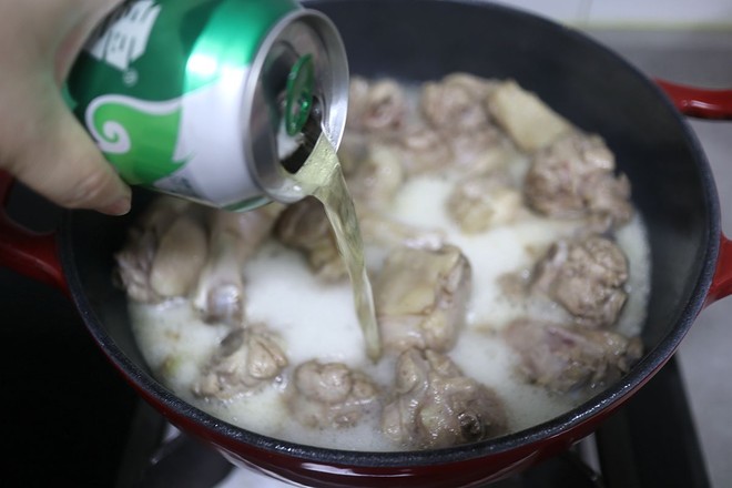 啤酒鴨燉鮮藕的做法-咸鮮味燉菜譜