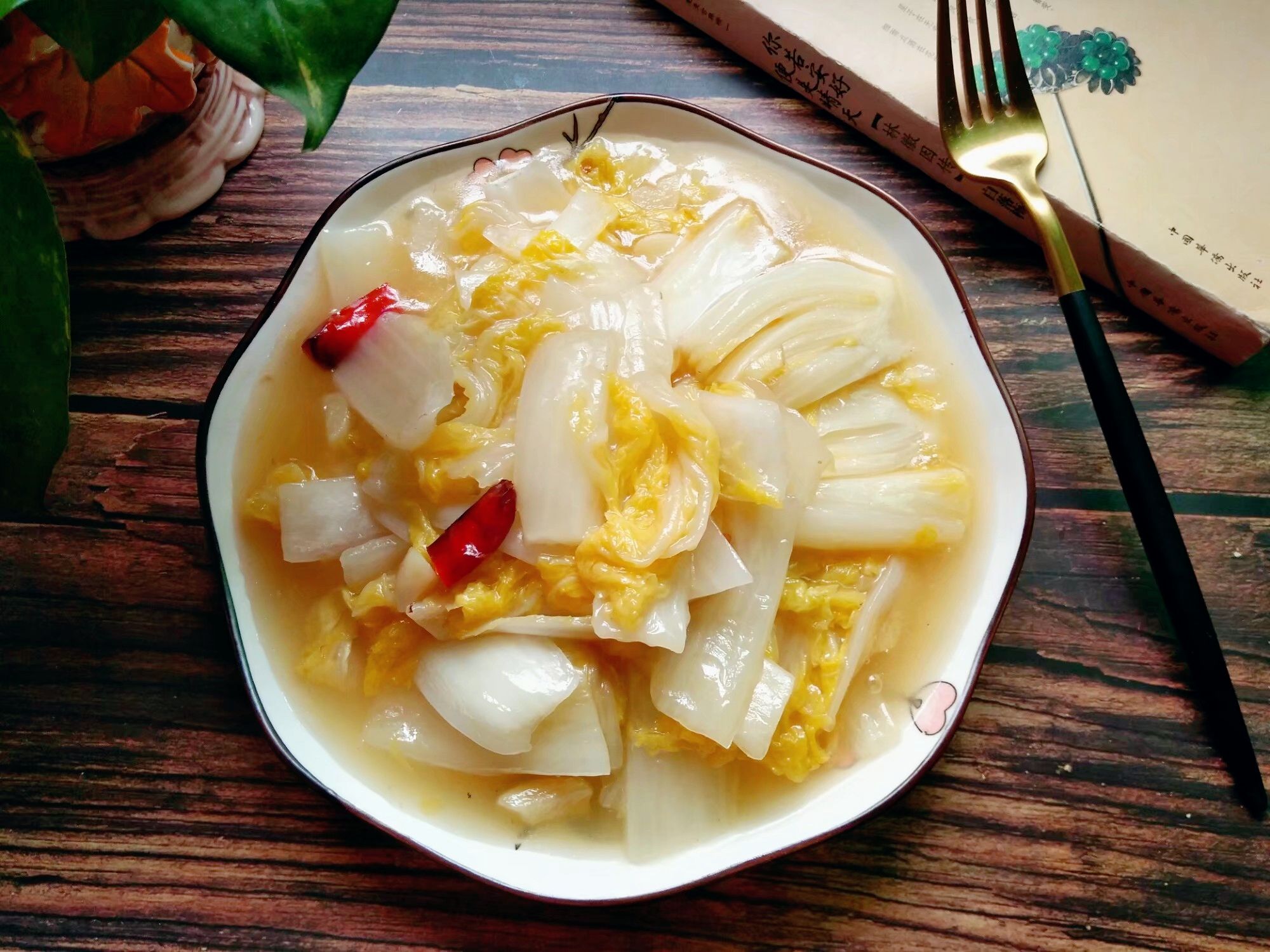 酸辣大白菜的做法-酸辣味炒菜譜-易網健康養生網 酸辣大白菜的做法-酸辣味炒菜譜