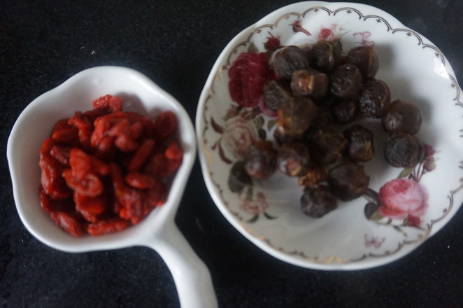 咬著吃的茶飲-桂圓藕芋涼粉的做法-甜味煮菜譜