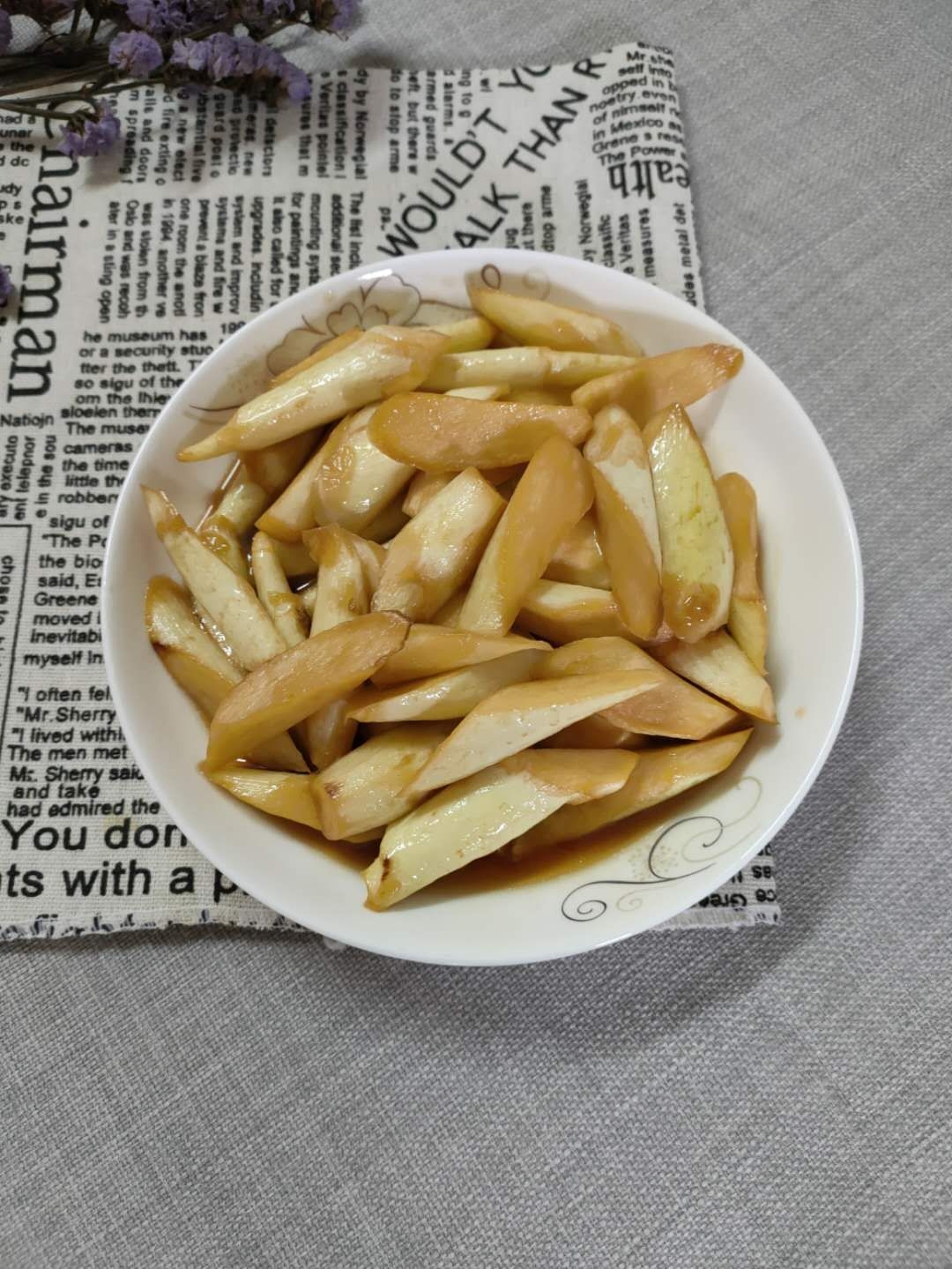 紅燒茭白的做法-咸鮮味燒菜譜-易網(wǎng)健康養(yǎng)生網(wǎng) 紅燒茭白的做法-咸鮮味燒菜譜