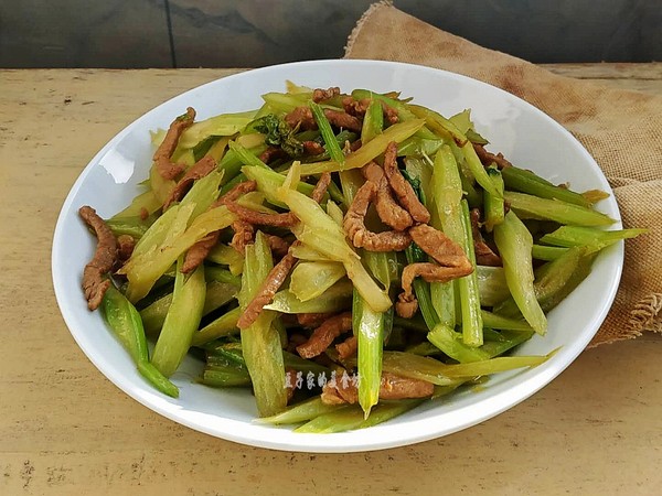 青菜炒肉絲的做法-家常味炒菜譜-易網健康養生網 青菜炒肉絲的做法-家常味炒菜譜