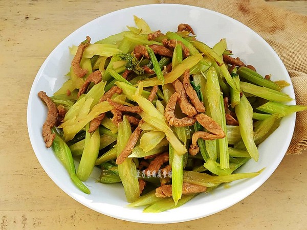 青菜炒肉絲的做法-家常味炒菜譜-易網健康養生網 青菜炒肉絲的做法-家常味炒菜譜