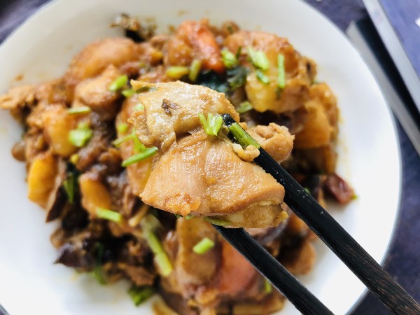 雞腿燉土豆的做法-咸鮮味燉菜譜