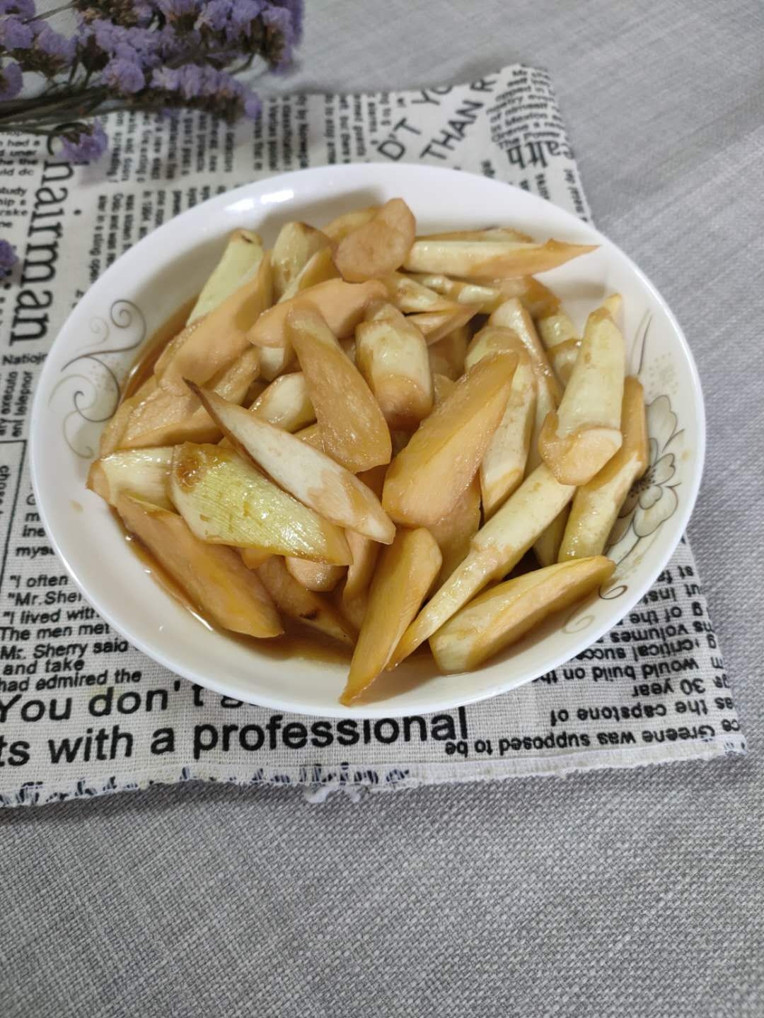 紅燒茭白的做法-咸鮮味燒菜譜-易網(wǎng)健康養(yǎng)生網(wǎng) 紅燒茭白的做法-咸鮮味燒菜譜