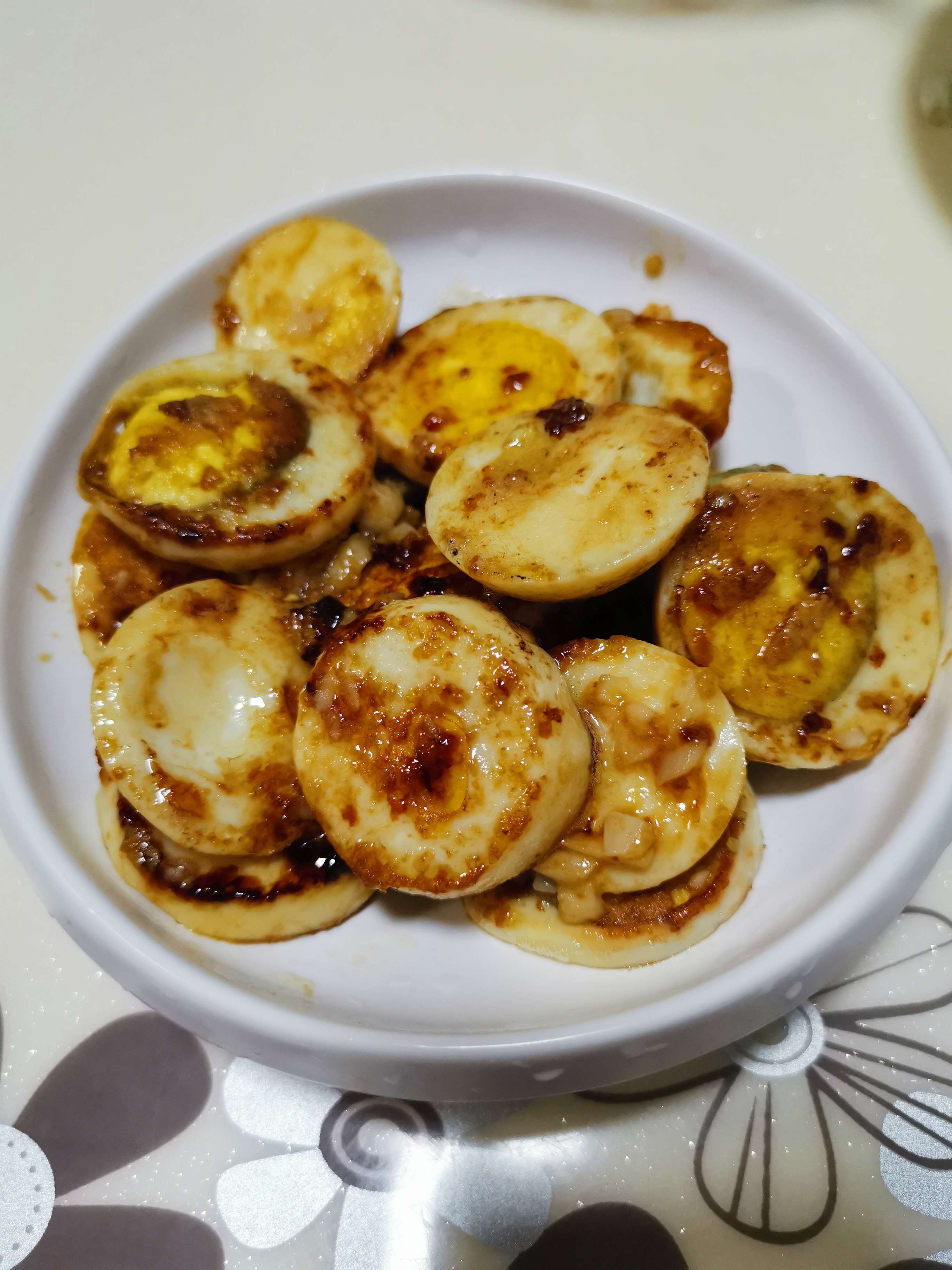 煎白煮蛋的做法-家常味煎菜譜-易網(wǎng)健康養(yǎng)生網(wǎng) 煎白煮蛋的做法-家常味煎菜譜