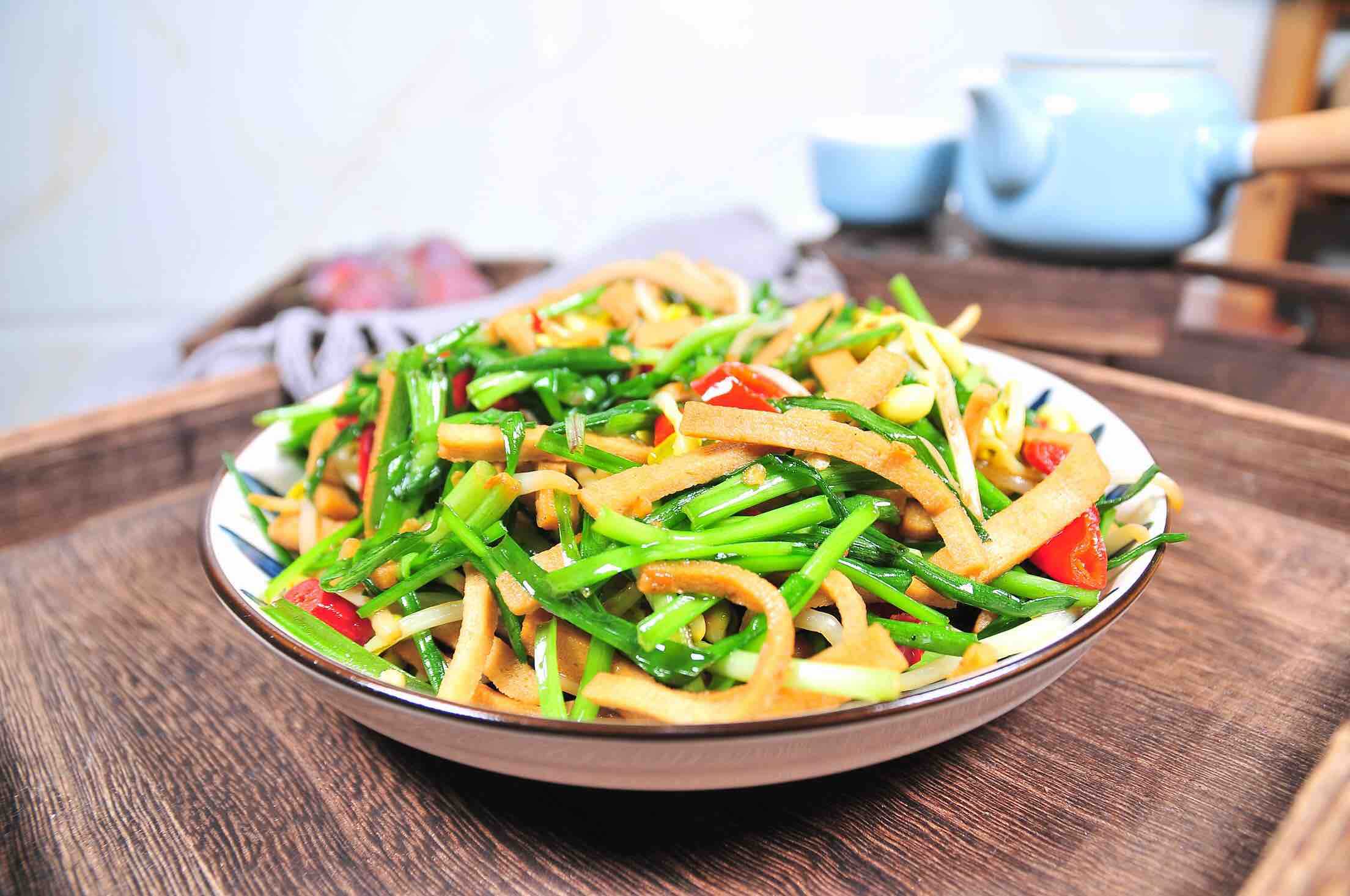 韭香豆芽炒干子的做法-家常味炒菜譜-易網健康養生網 韭香豆芽炒干子的做法-家常味炒菜譜