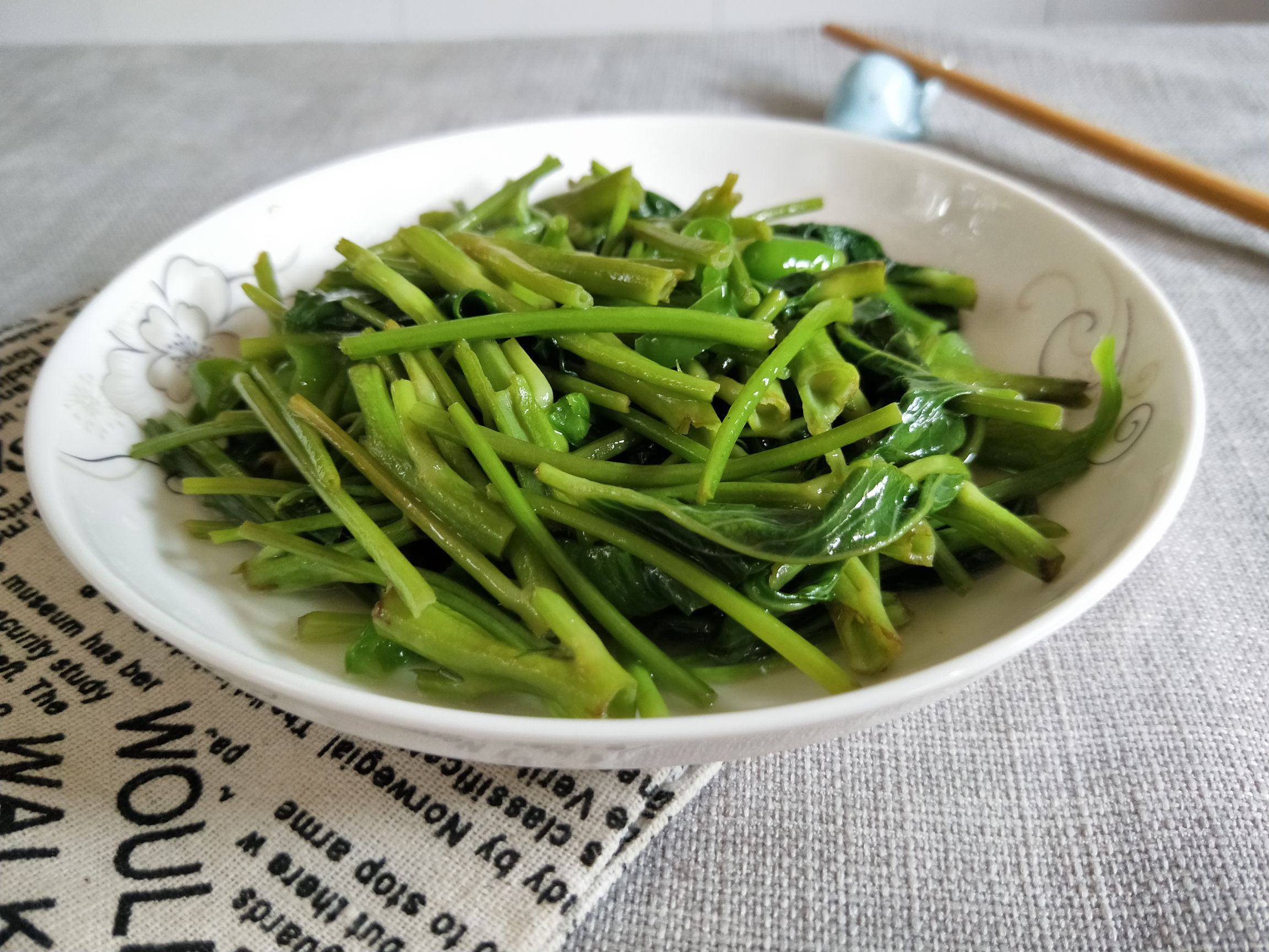 清炒空心菜的做法-家常味炒菜譜-易網(wǎng)健康養(yǎng)生網(wǎng) 清炒空心菜的做法-家常味炒菜譜