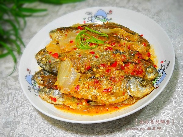 辣白菜燒鯽魚的做法-酸辣味燒菜譜-易網健康養生網 辣白菜燒鯽魚的做法-酸辣味燒菜譜