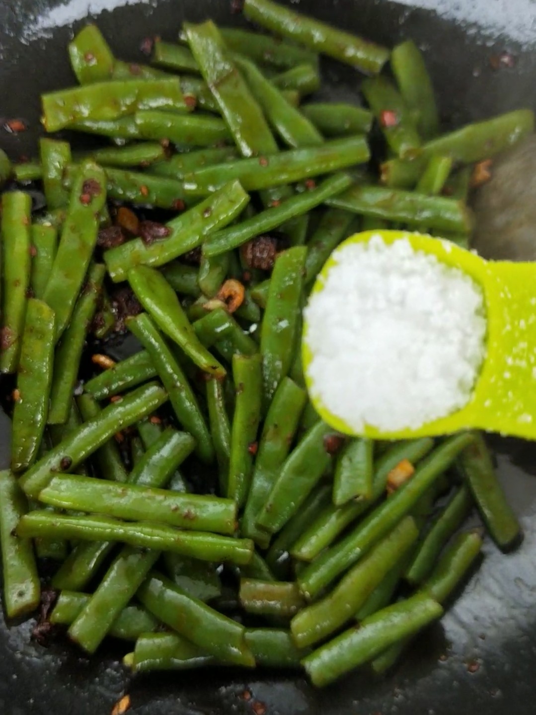 牛肉醬四季豆的做法-家常味炒菜譜