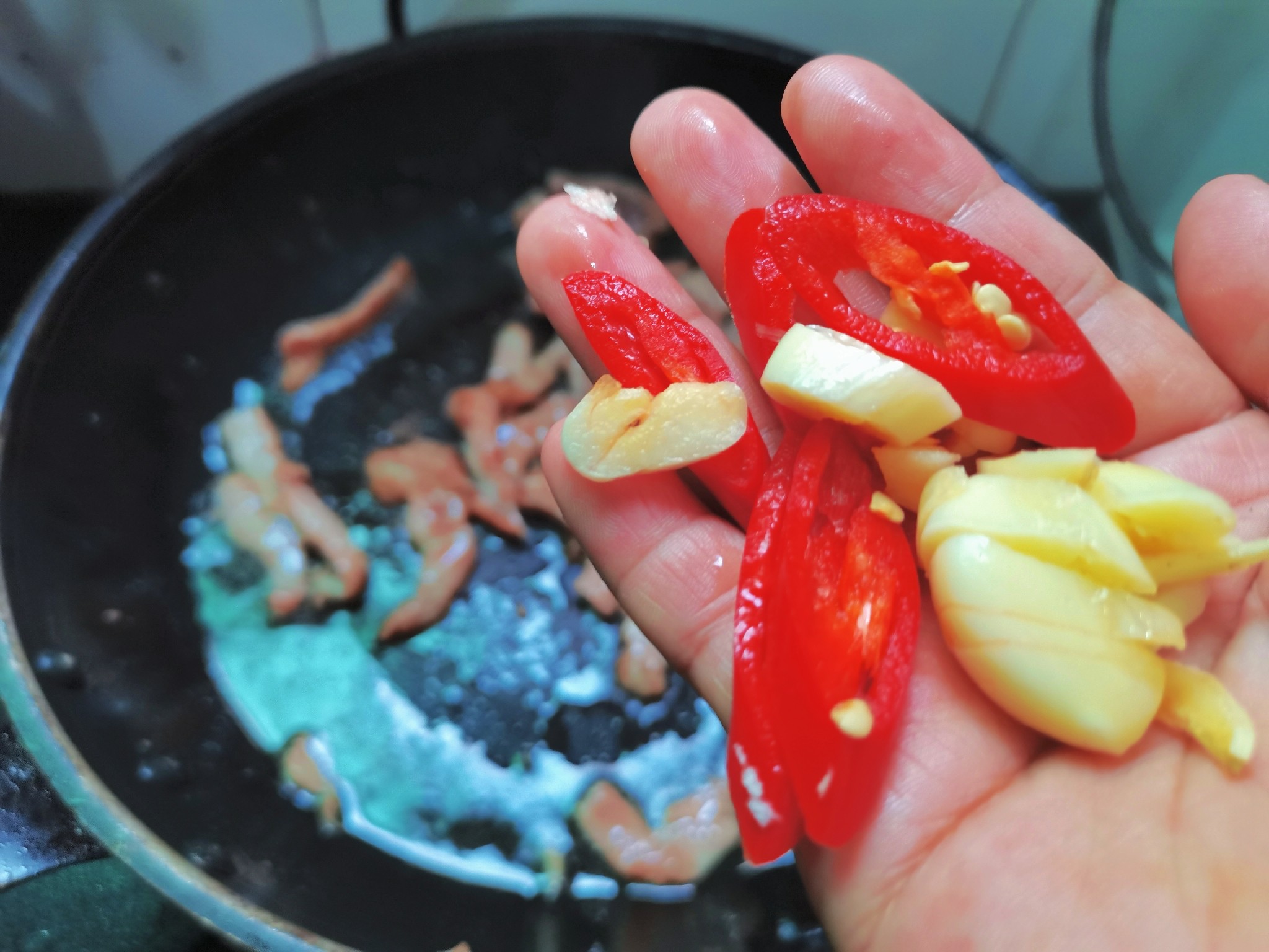 茭白炒牛肉的做法-家常味炒菜譜