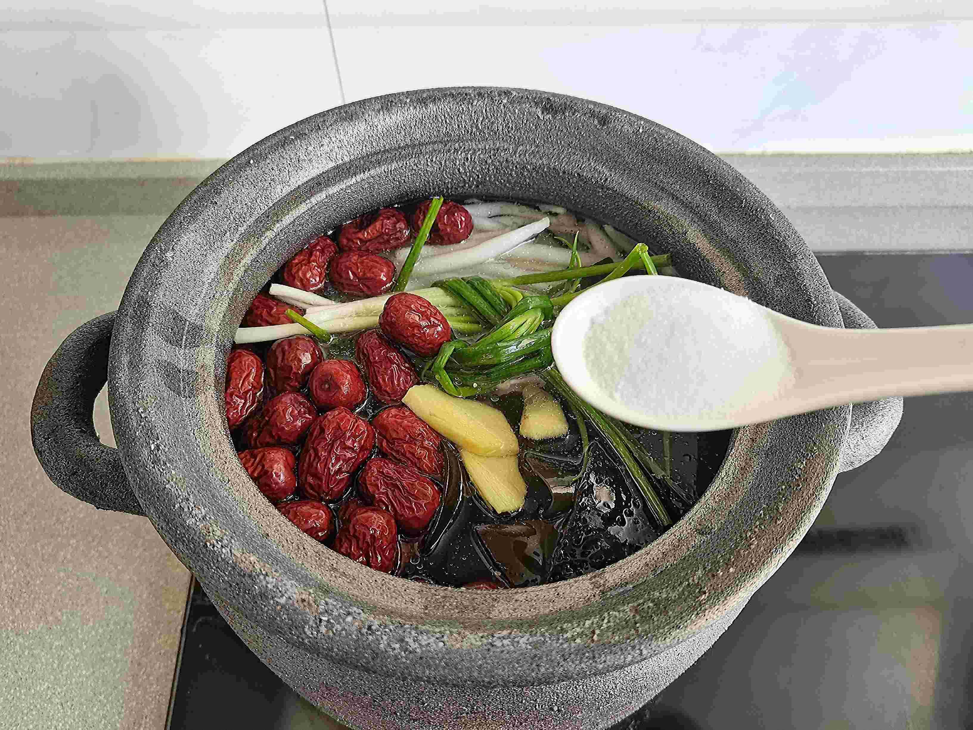 菌菇海帶燉鴨湯的做法-咸鮮味燉菜譜