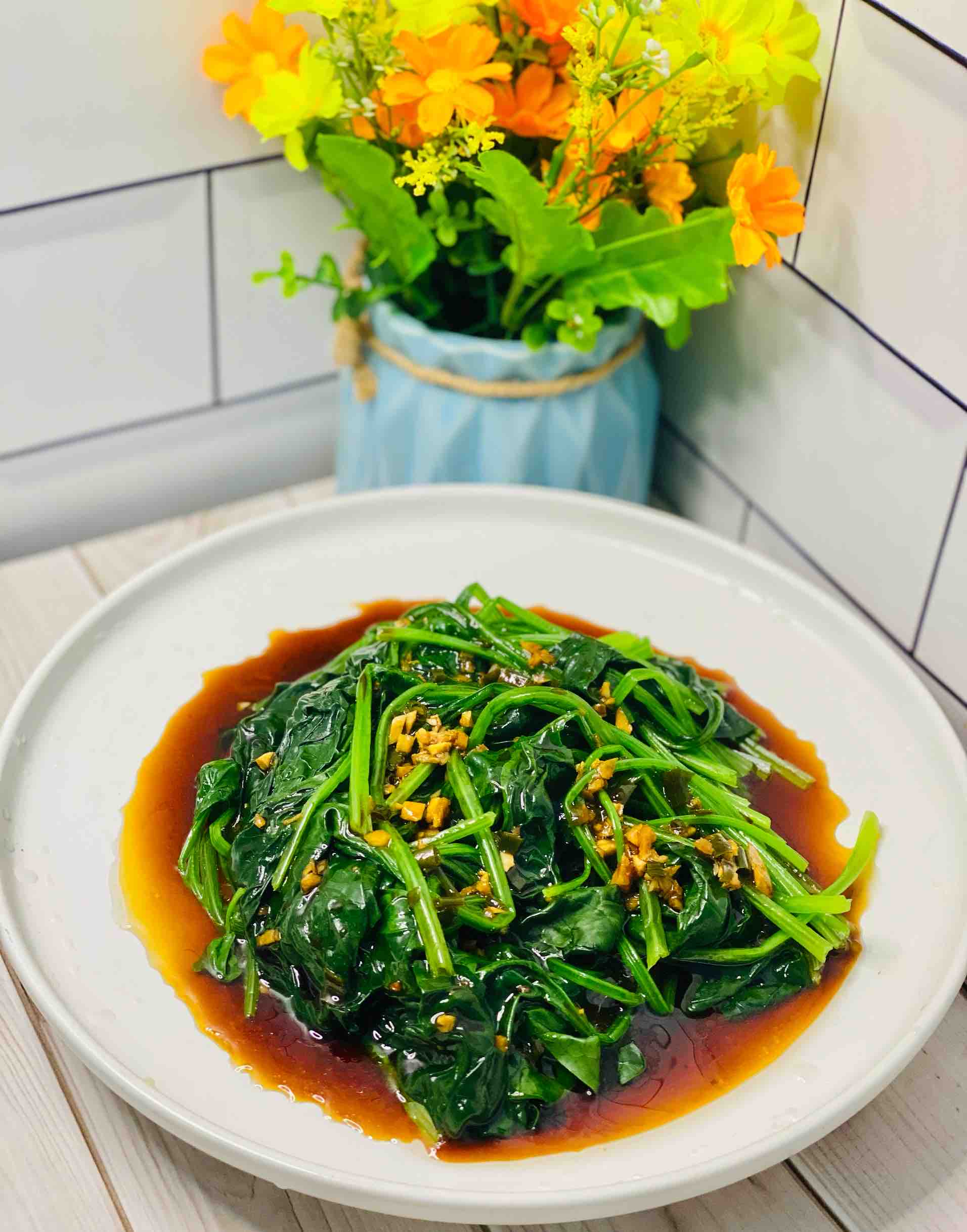 節(jié)后掉秤,吃快手拌菠菜的做法-咸鮮味煮菜譜-易網(wǎng)健康養(yǎng)生網(wǎng) 節(jié)后掉秤,吃快手拌菠菜的做法-咸鮮味煮菜譜