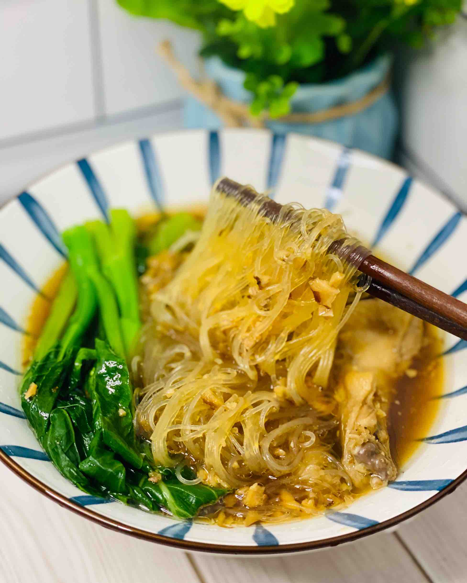 快手粉絲這樣煲,誰還叫外賣?美味又簡單的做法-咸鮮味煮菜譜-易網(wǎng)健康養(yǎng)生網(wǎng) 快手粉絲這樣煲,誰還叫外賣?美味又簡單的做法-咸鮮味煮菜譜