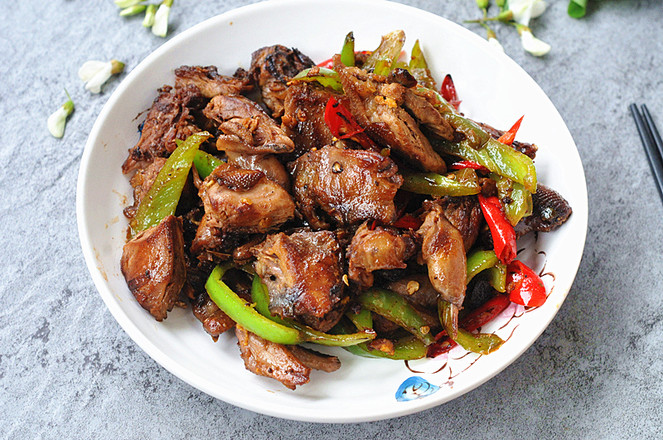 香辣鵪鶉的做法-香辣味炒菜譜-易網健康養生網 香辣鵪鶉的做法-香辣味炒菜譜