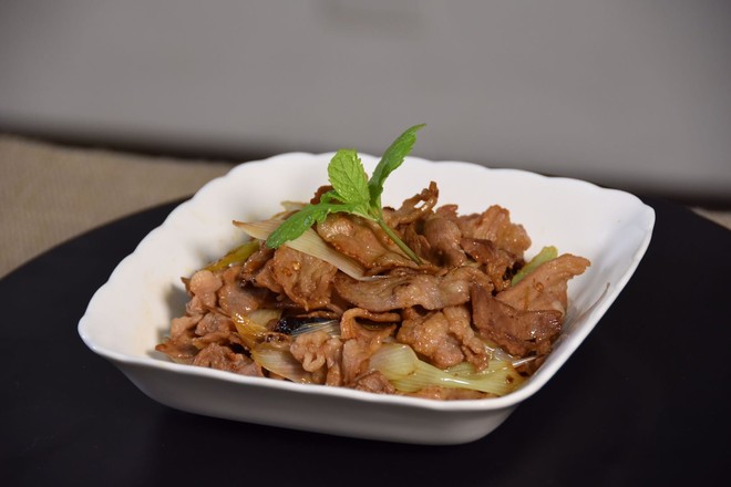 蔥爆羊肉，秋季滋補佳品的做法-家常味炒菜譜