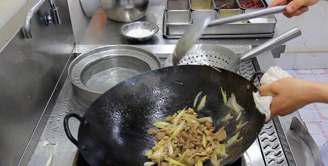 蔥爆羊肉，秋季滋補佳品的做法-家常味炒菜譜