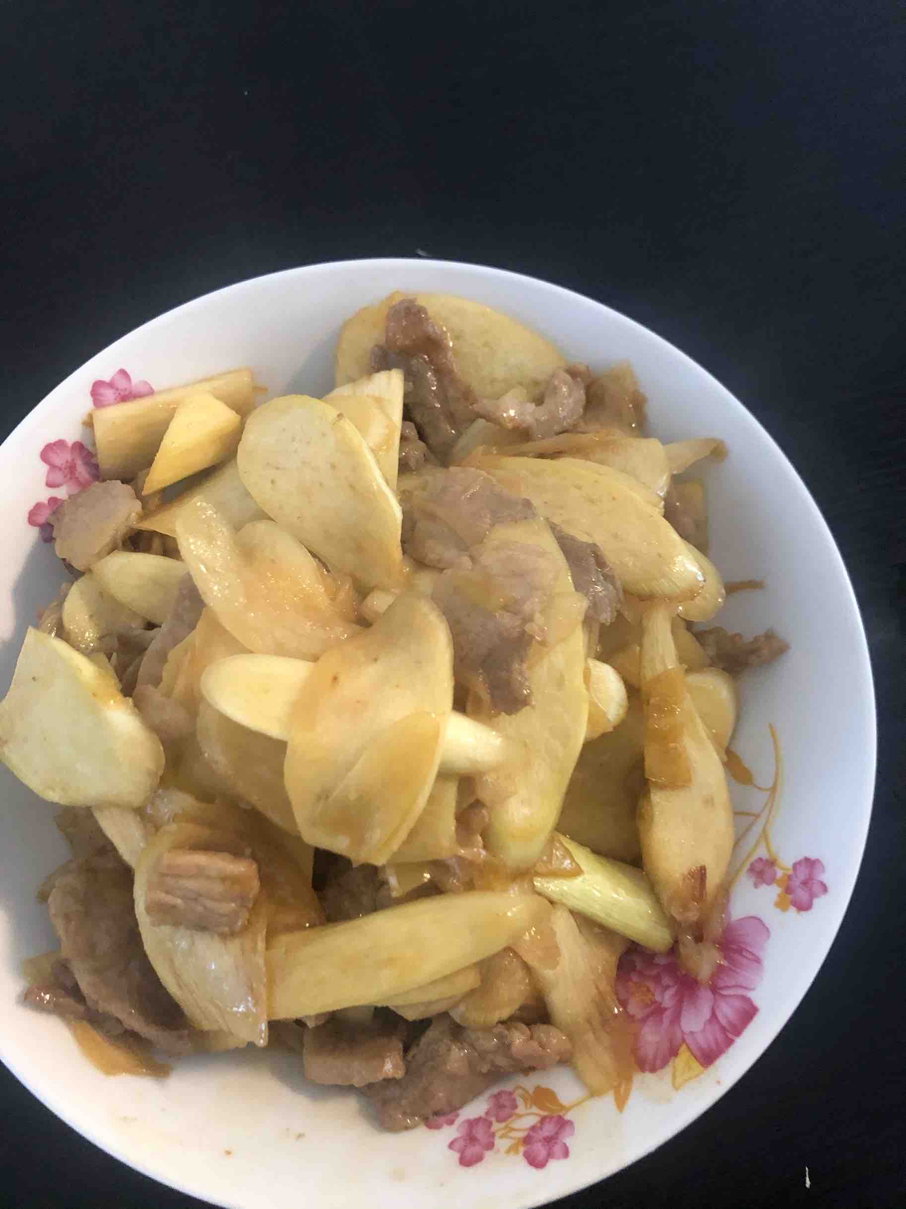 茭白炒肉片的做法-咸鮮味炒菜譜-易網健康養生網 茭白炒肉片的做法-咸鮮味炒菜譜