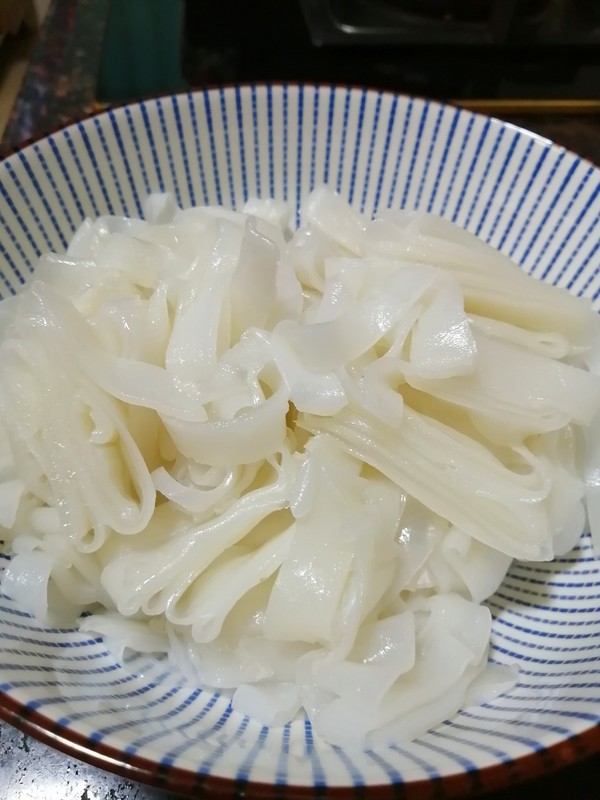 簡(jiǎn)簡(jiǎn)單單也不失美味~~簡(jiǎn)易版涼皮的做法-家常味蒸菜譜
