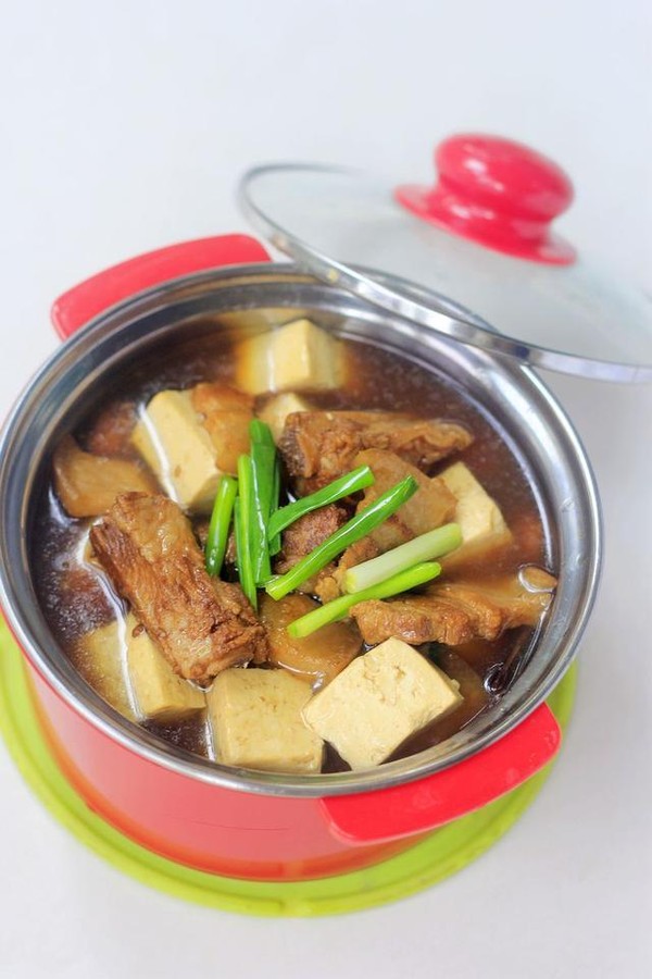 電飯煲豆腐燉肉的做法-咸鮮味燉菜譜-易網健康養生網 電飯煲豆腐燉肉的做法-咸鮮味燉菜譜
