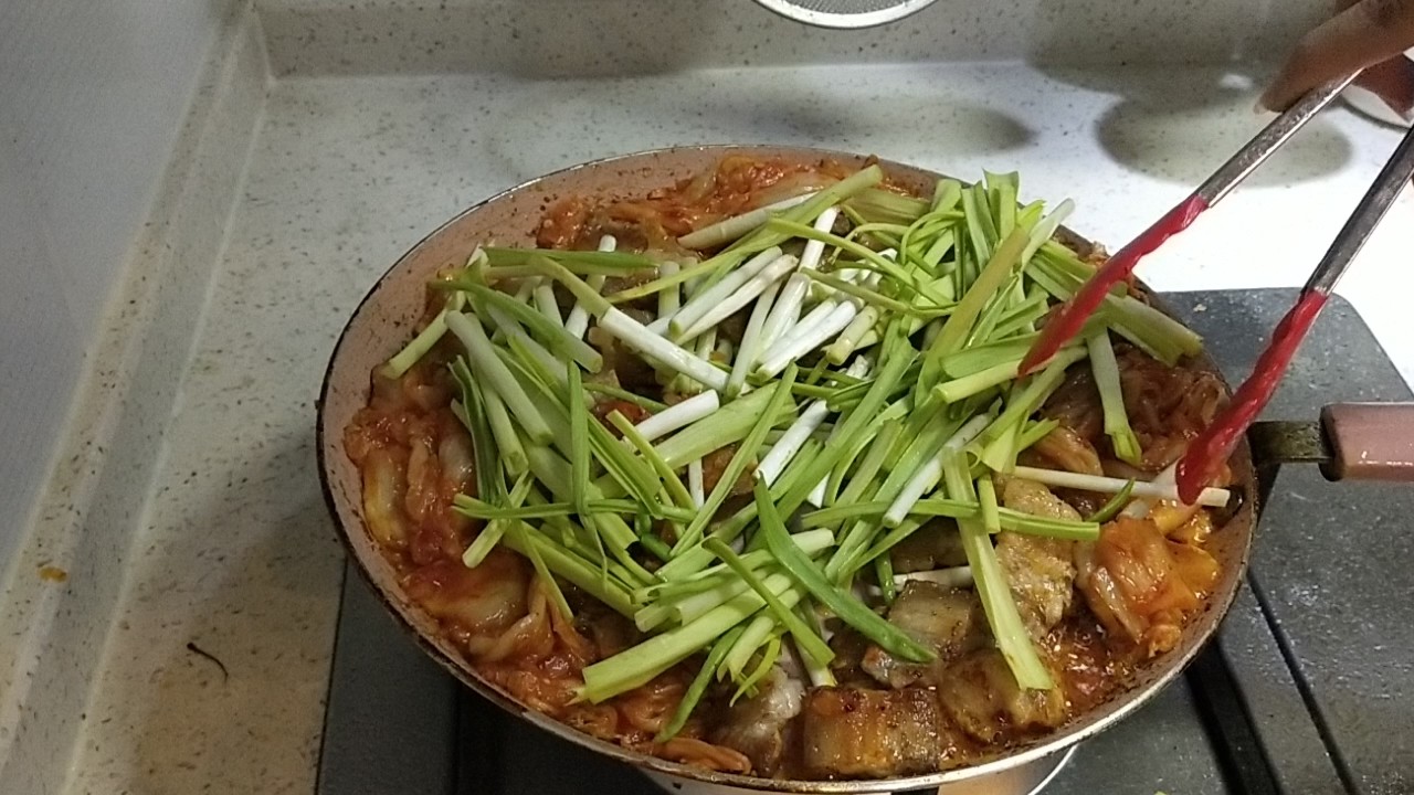 喜歡韓料一定要試的辣白菜五花肉的做法-家常味煎菜譜