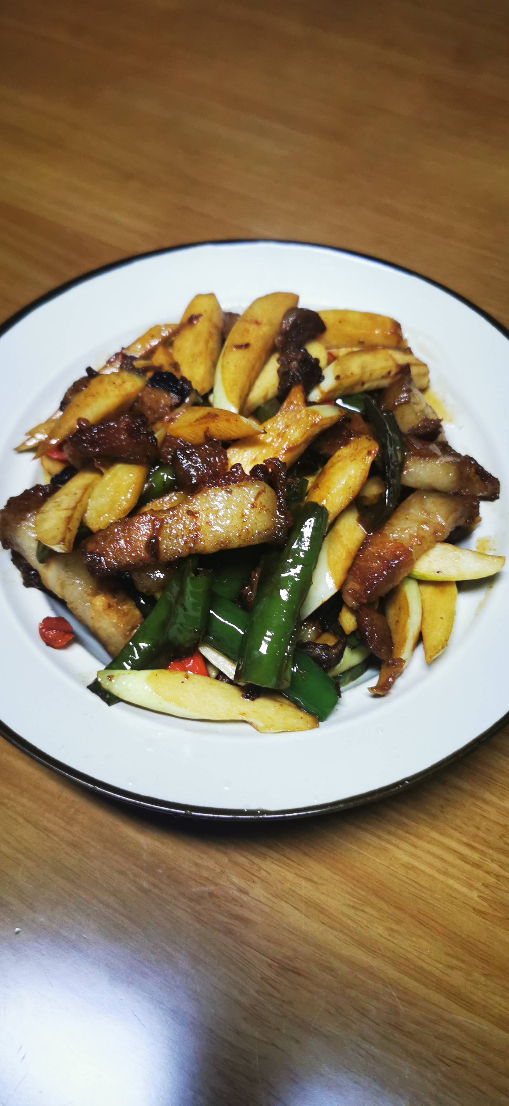 餃白炒肉的做法-香辣味炒菜譜-易網(wǎng)健康養(yǎng)生網(wǎng) 餃白炒肉的做法-香辣味炒菜譜