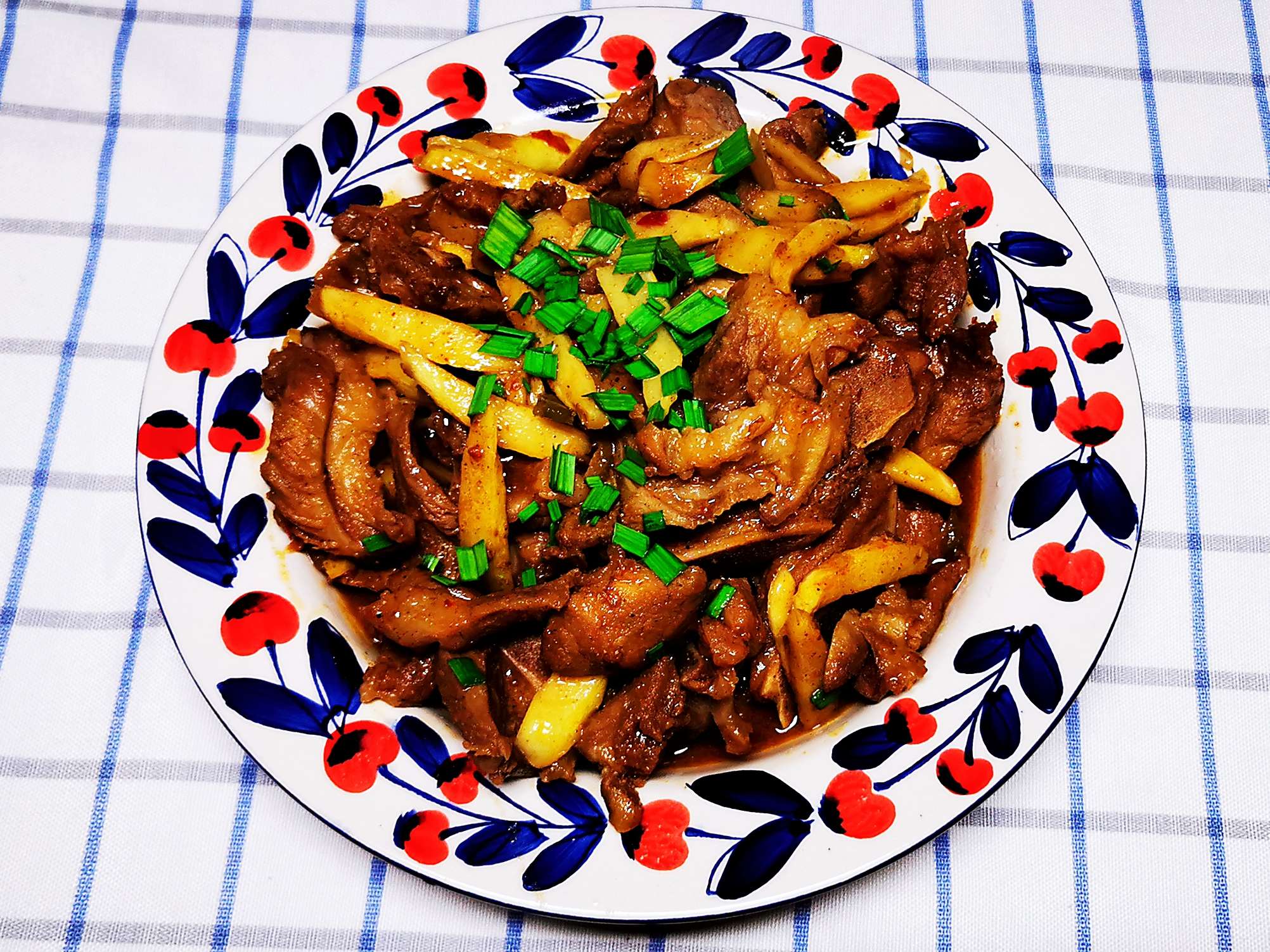 十三香小炒肉的做法-香辣味燒菜譜-易網健康養生網 十三香小炒肉的做法-香辣味燒菜譜