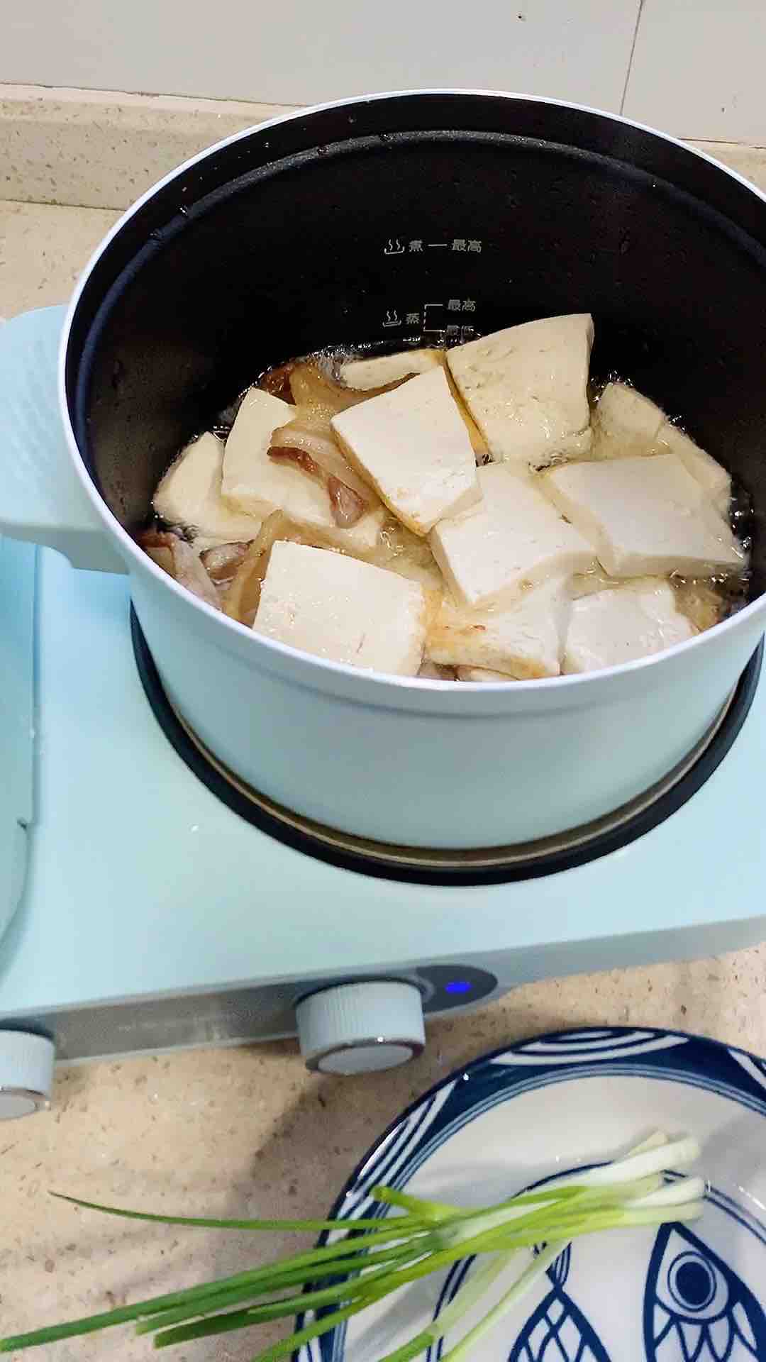 五花燒豆腐的做法-家常味燒菜譜
