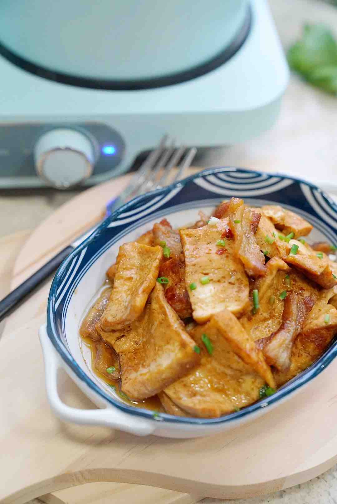 五花燒豆腐的做法-家常味燒菜譜-易網(wǎng)健康養(yǎng)生網(wǎng) 五花燒豆腐的做法-家常味燒菜譜