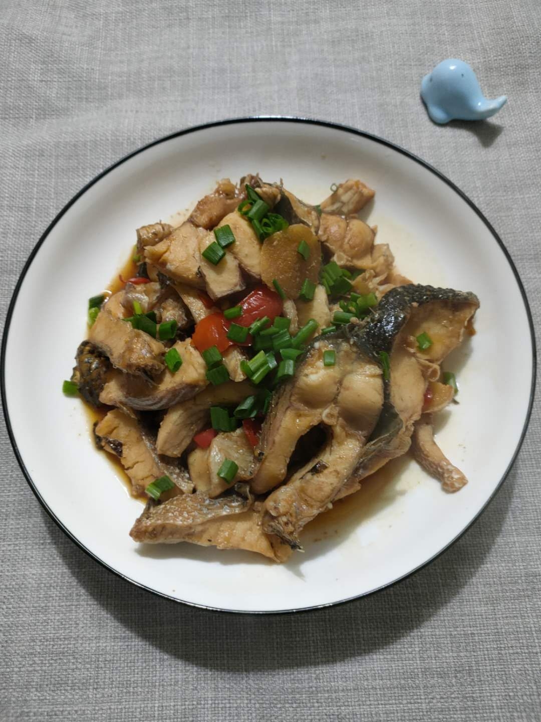 紅燒黑魚的做法-家常味燒菜譜-易網健康養生網 紅燒黑魚的做法-家常味燒菜譜