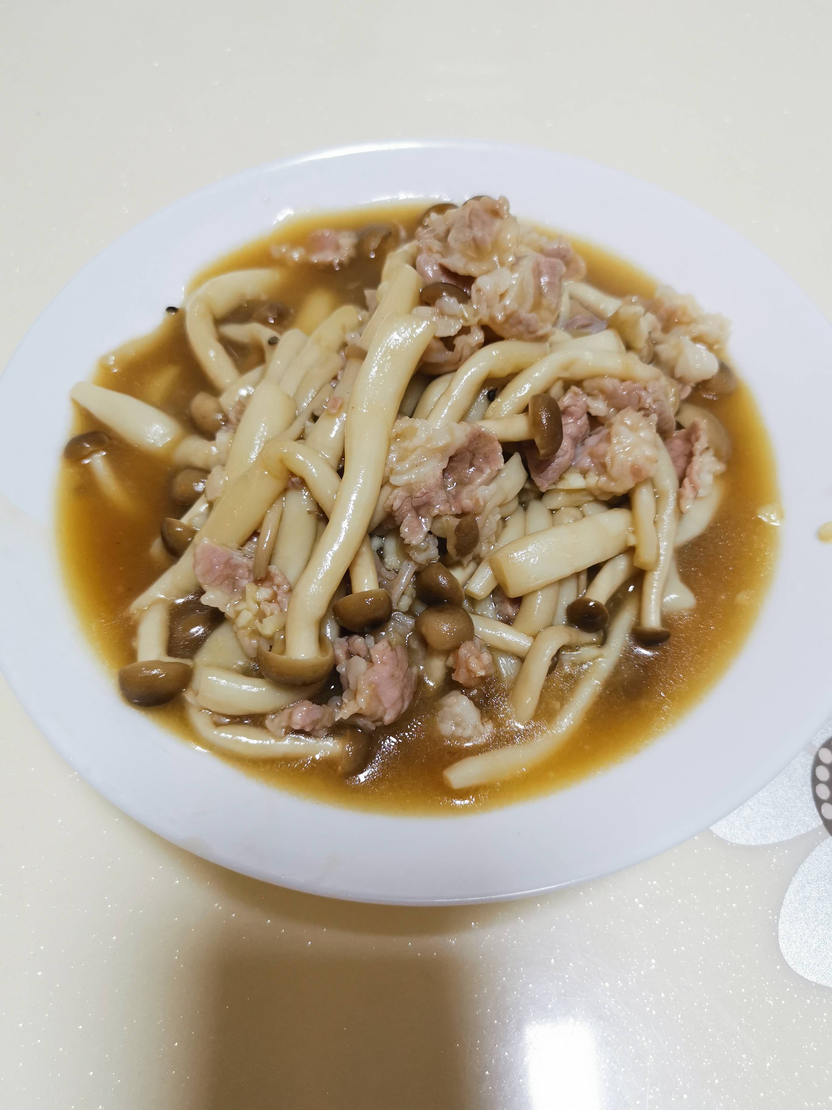 蟹味菇炒肉的做法-家常味炒菜譜-易網健康養生網 蟹味菇炒肉的做法-家常味炒菜譜