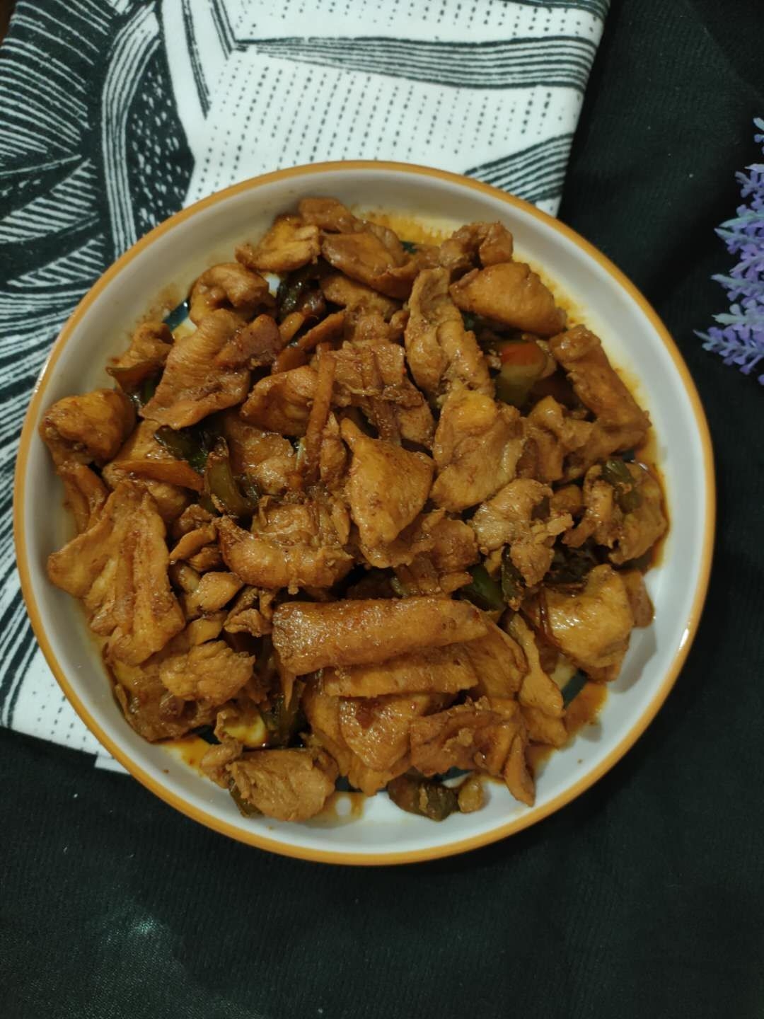 紅燒雞胸肉片的做法-家常味燒菜譜