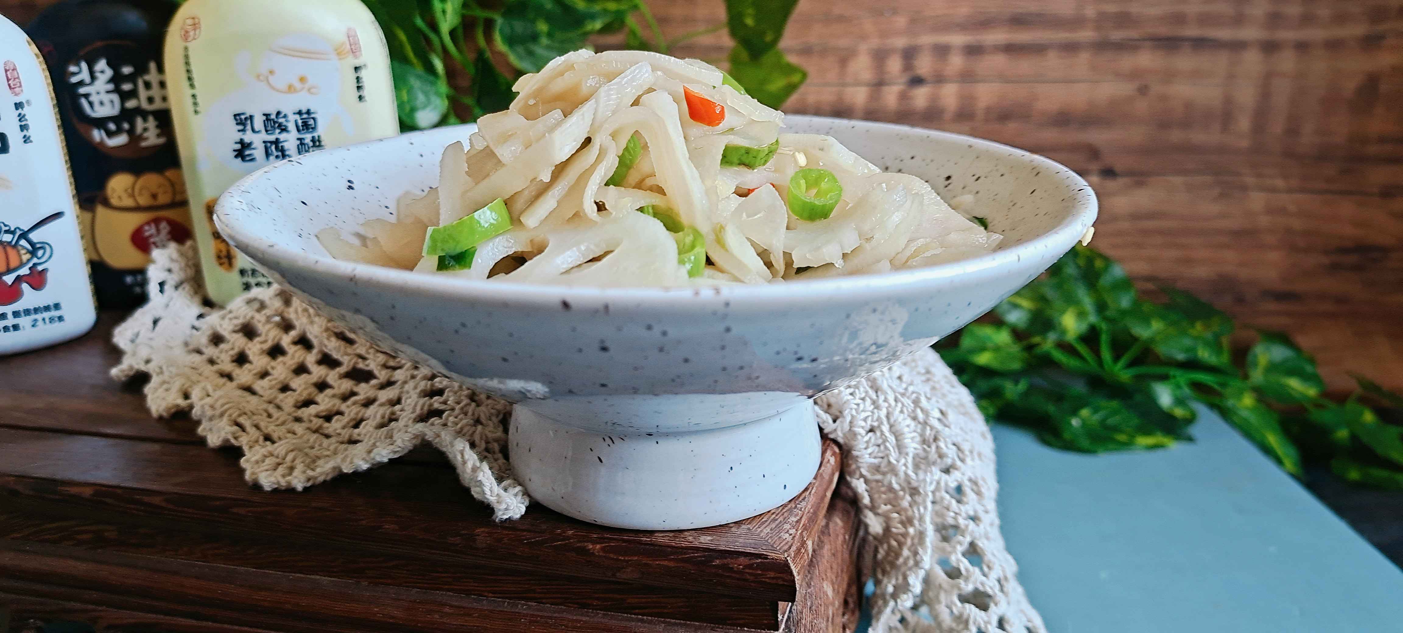 秋冬家常菜…家常小炒藕片的做法-酸辣味炒菜譜-易網健康養生網 秋冬家常菜…家常小炒藕片的做法-酸辣味炒菜譜