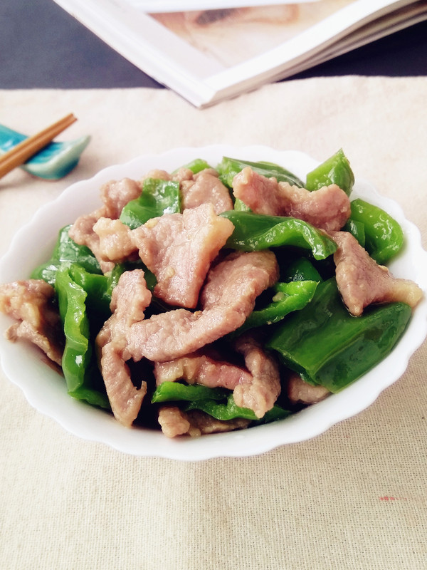 辣椒炒肉片的做法-咸鮮味炒菜譜-易網健康養生網 辣椒炒肉片的做法-咸鮮味炒菜譜