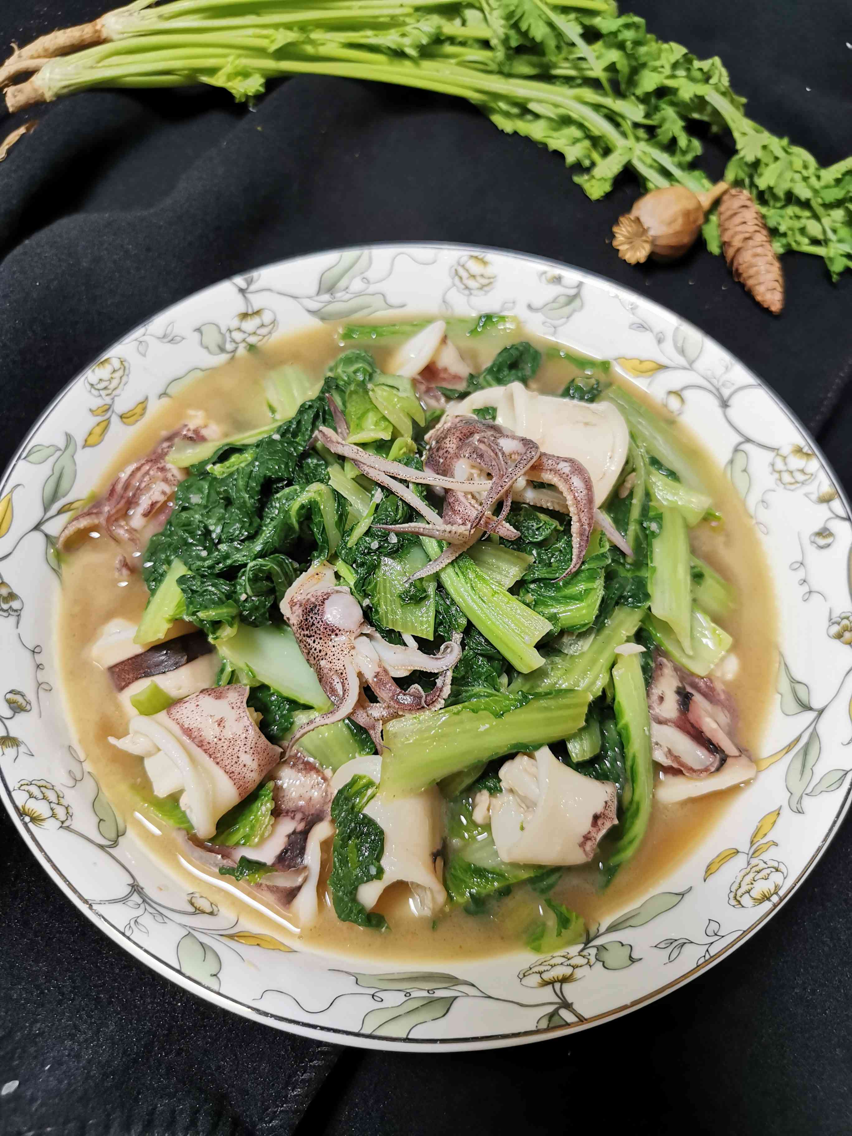小白菜燒筆管魚的做法-家常味炒菜譜-易網(wǎng)健康養(yǎng)生網(wǎng) 小白菜燒筆管魚的做法-家常味炒菜譜