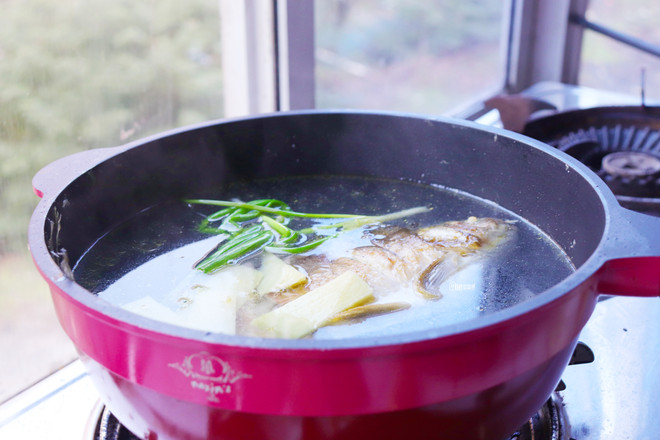 鯽魚(yú)豆腐湯的做法-家常味煮菜譜