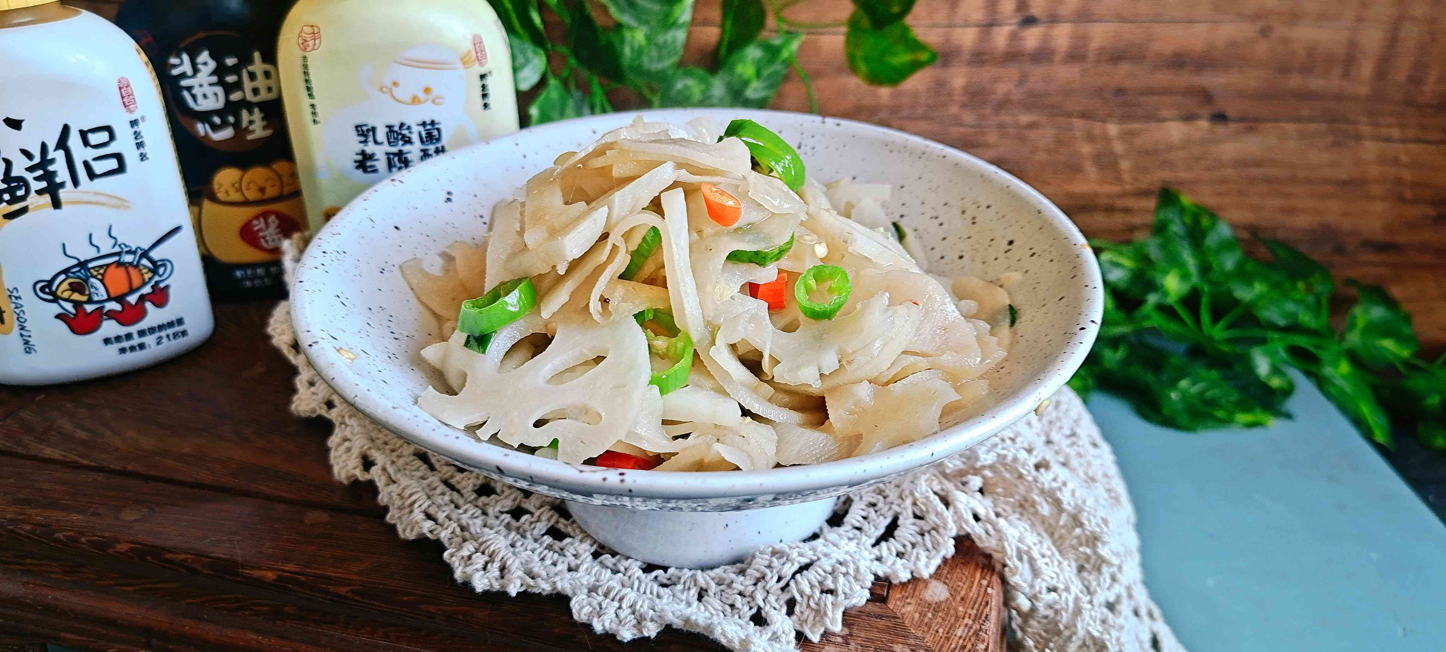 秋冬家常菜…家常小炒藕片的做法-酸辣味炒菜譜-易網健康養生網 秋冬家常菜…家常小炒藕片的做法-酸辣味炒菜譜