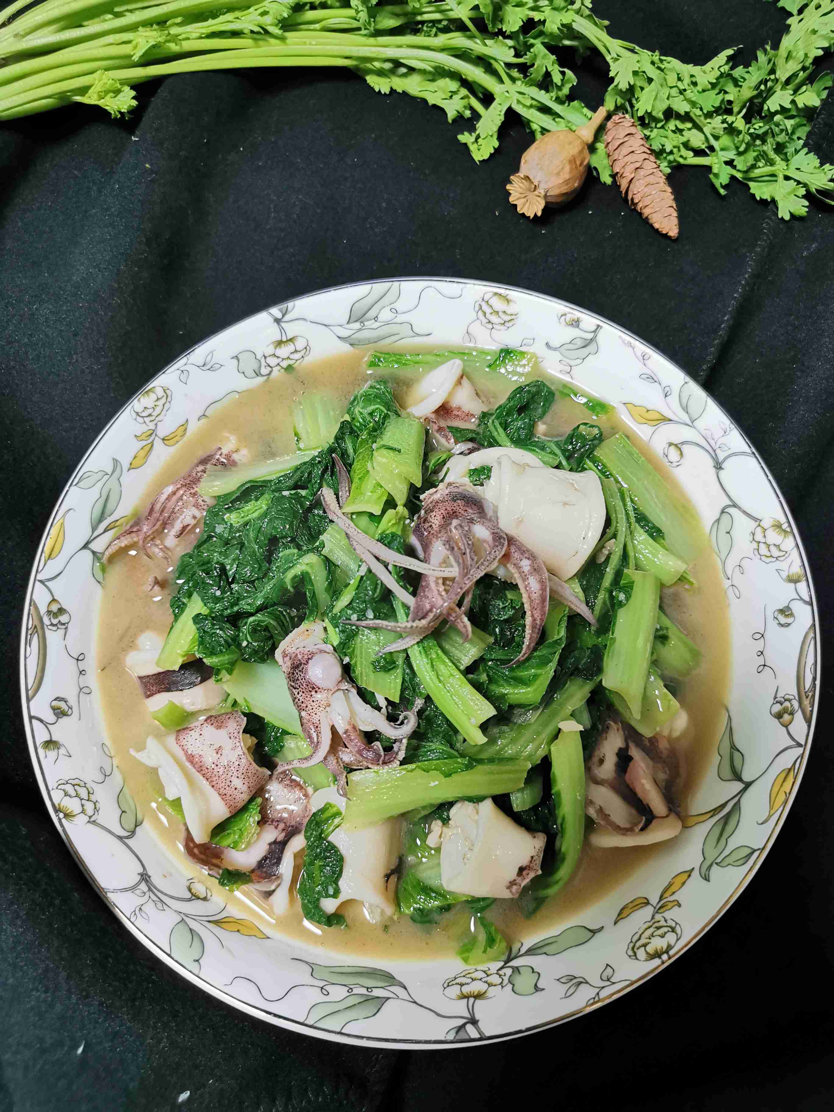 小白菜燒筆管魚的做法-家常味炒菜譜-易網(wǎng)健康養(yǎng)生網(wǎng) 小白菜燒筆管魚的做法-家常味炒菜譜