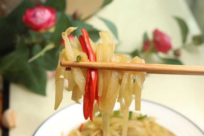 佛手瓜炒肉絲的做法-家常味炒菜譜-易網(wǎng)健康養(yǎng)生網(wǎng) 佛手瓜炒肉絲的做法-家常味炒菜譜
