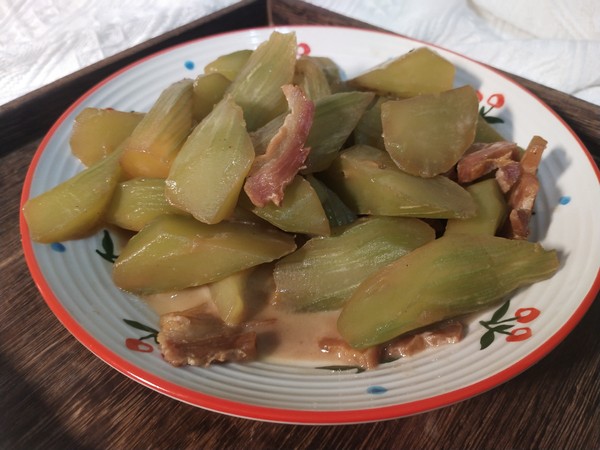 臘肉燉萵苣的做法-咸鮮味燉菜譜-易網健康養生網 臘肉燉萵苣的做法-咸鮮味燉菜譜