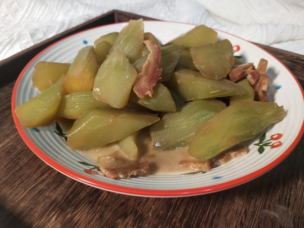 臘肉燉萵苣的做法-咸鮮味燉菜譜-易網健康養生網 臘肉燉萵苣的做法-咸鮮味燉菜譜