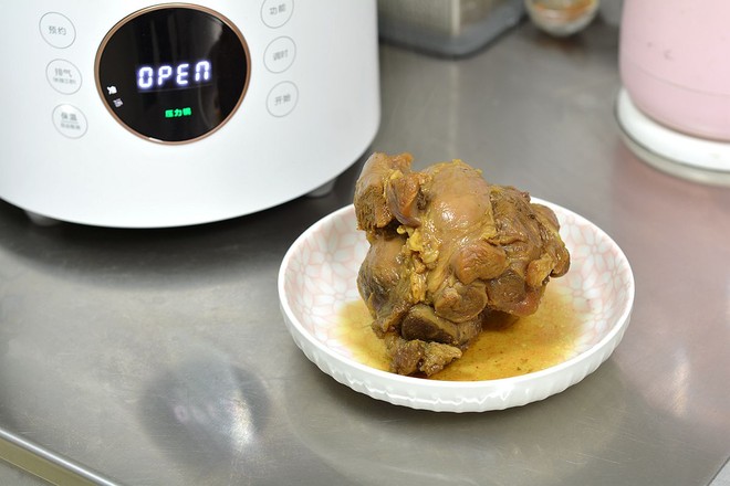 老湯牛腱子的做法-家常味燜菜譜