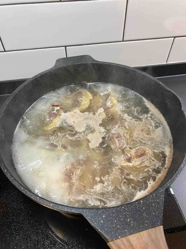 青花椒番茄牛尾的做法-酸甜味燉菜譜