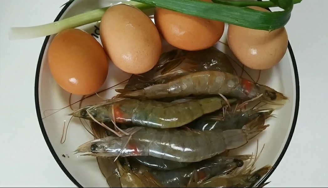 蝦仁滑蛋的做法-家常味炒菜譜