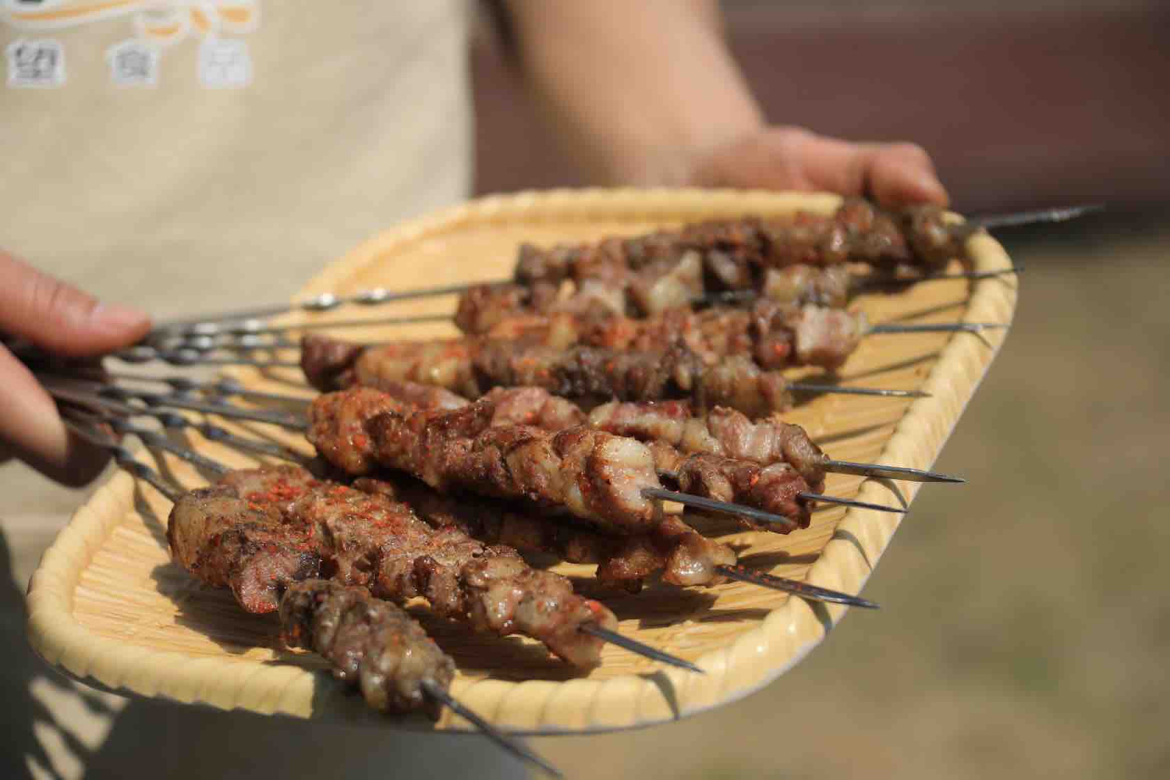 烤羊肉串的做法-家常味烤菜譜-易網健康養生網 烤羊肉串的做法-家常味烤菜譜