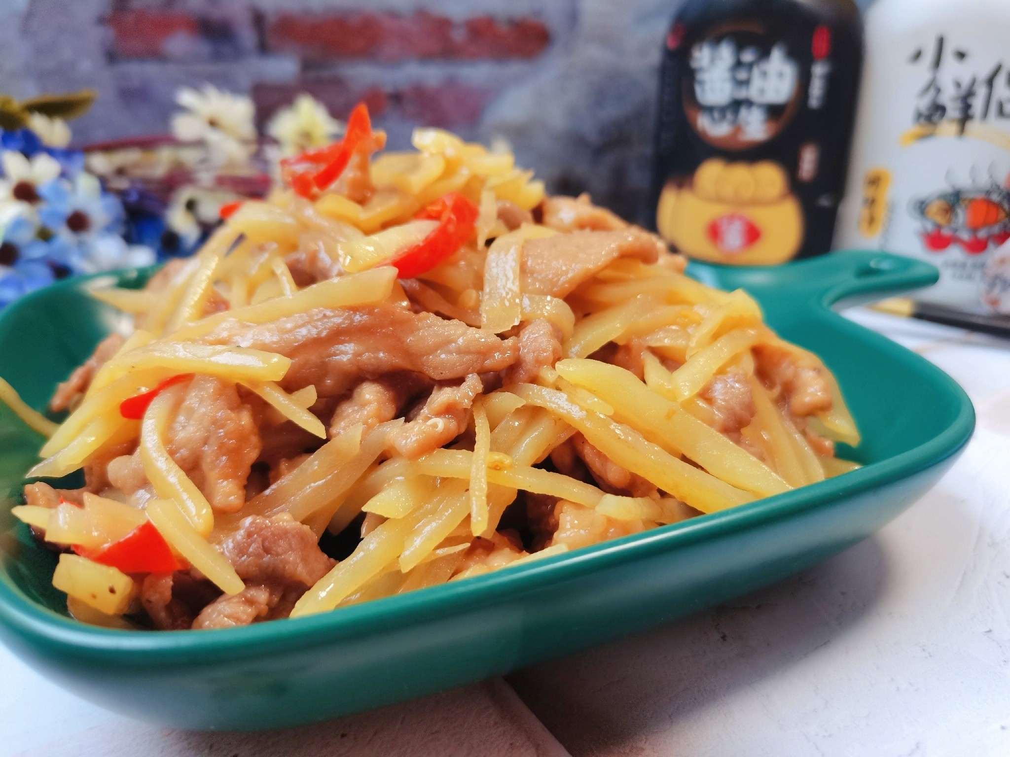 土豆炒肉的做法-家常味炒菜譜