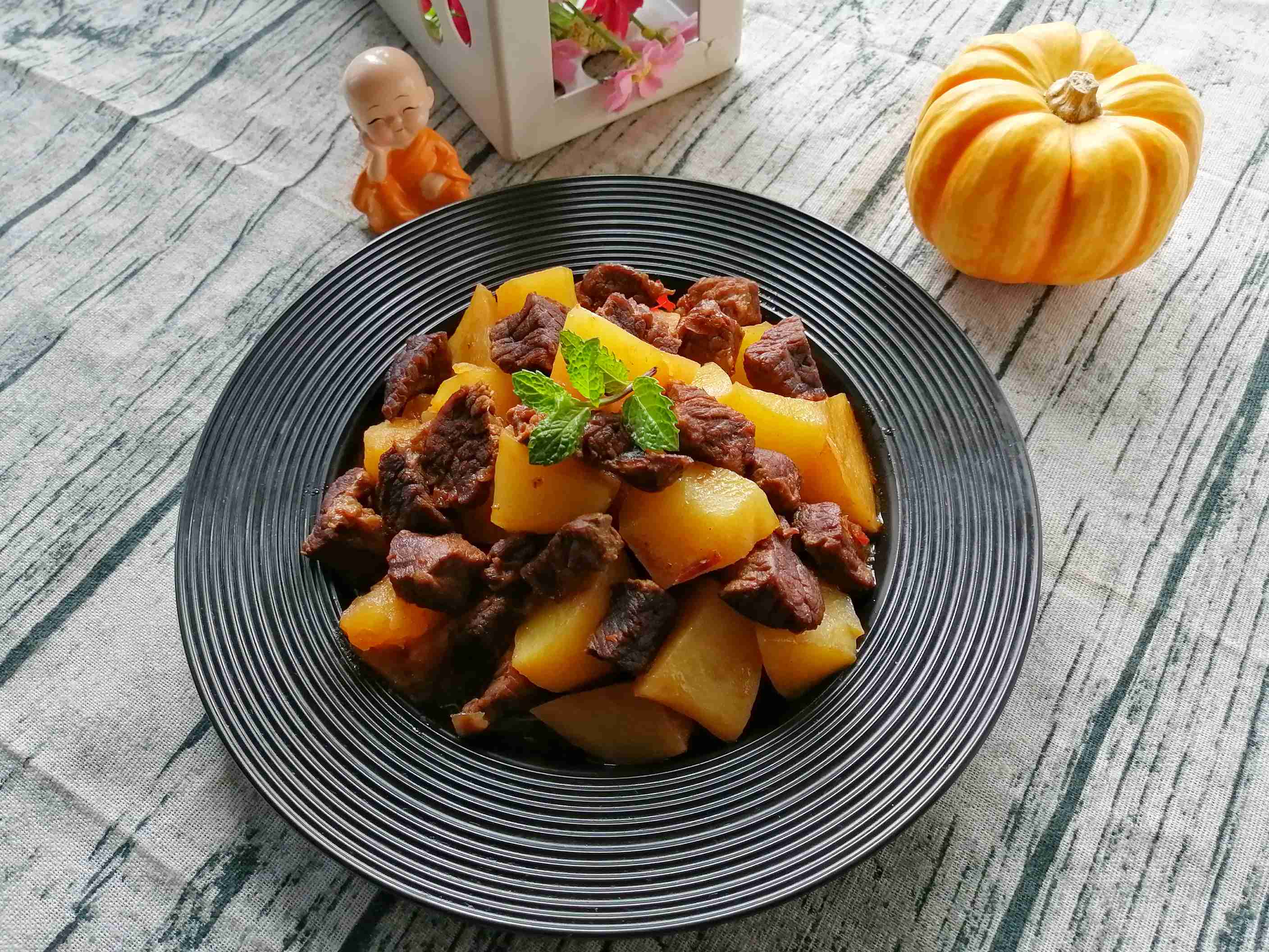牛肉燉土豆的做法-家常味燒菜譜-易網健康養生網 牛肉燉土豆的做法-家常味燒菜譜