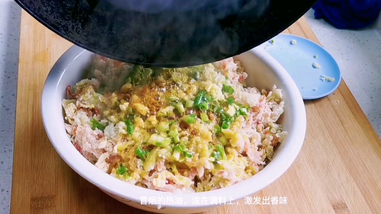 紅蘿卜和娃娃菜，加點面粉抓一抓，可以當主食的“家常麥飯”的做法-家常味蒸菜譜