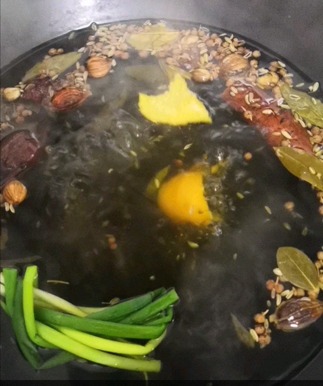 五香鹵牛肉的做法-五香味鹵菜譜
