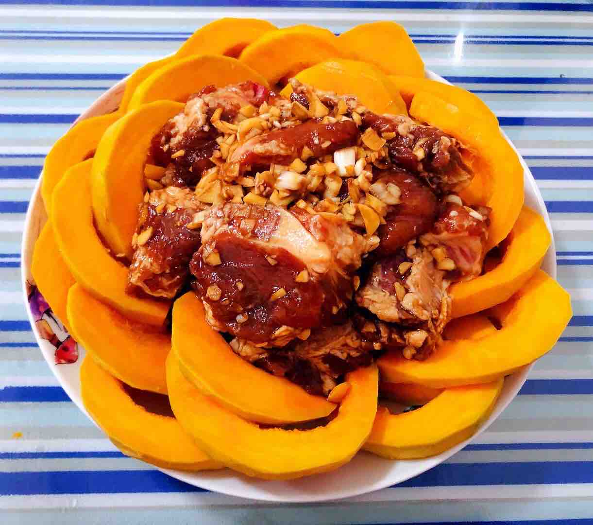排骨蒸南瓜的做法-咸鮮味蒸菜譜-易網(wǎng)健康養(yǎng)生網(wǎng) 排骨蒸南瓜的做法-咸鮮味蒸菜譜